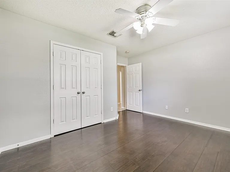 2401 Woody Rd — Photo 24