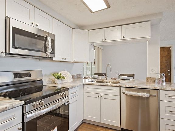 5th image of 3551 Darlington Rd