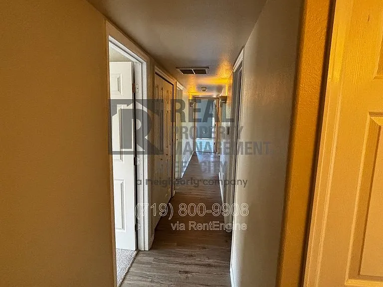 813 Ardath Ln — Photo 7