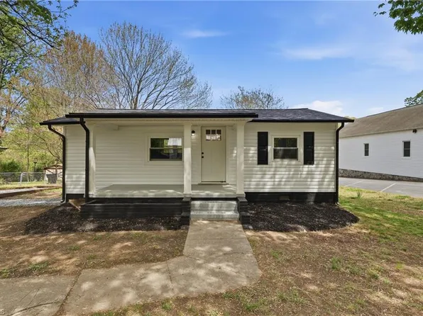 605 Mangum Rd, Reidsville, NC 27320