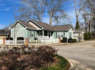 616 Cottage Ln, Lagrange, GA 30240