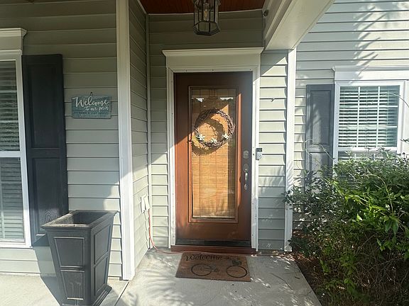 2nd image of 1300 Delong Ct