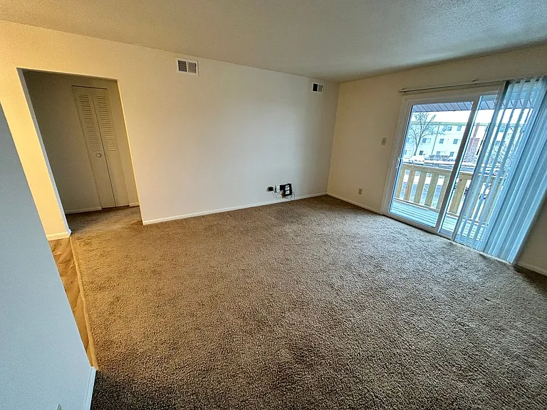 2309 W Broadway — Photo 12