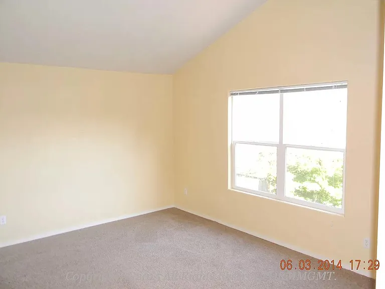 3416 NW 31st Cir — Photo 12