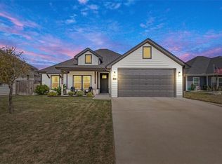 217 Swan Lake Dr, Waco, TX 76710