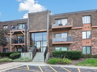 608 Waterford Rd S APT 3C, Schaumburg, IL 60193