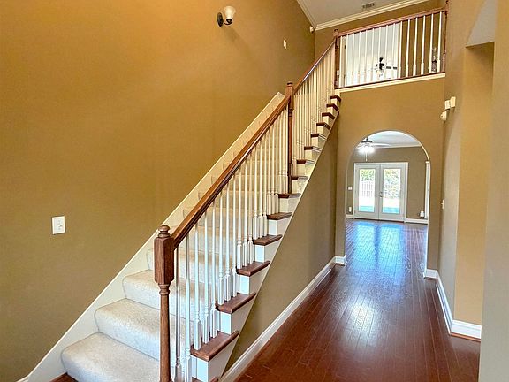2nd image of 12755 Olmsted Cir