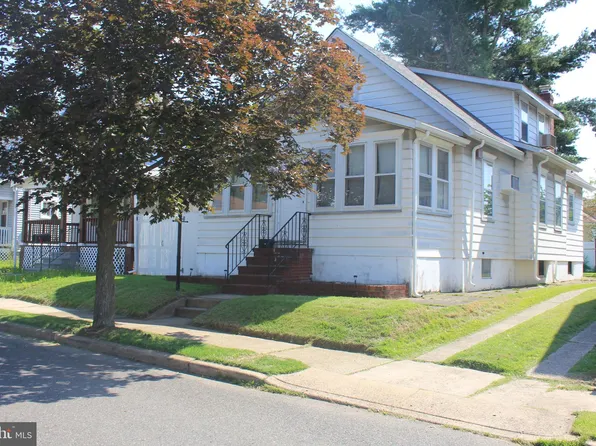 34 Andrew St, Hamilton, NJ 08610