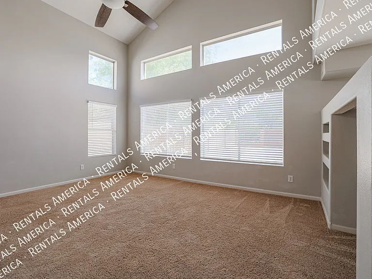 7441 W Fleetwood Ln — Photo 6