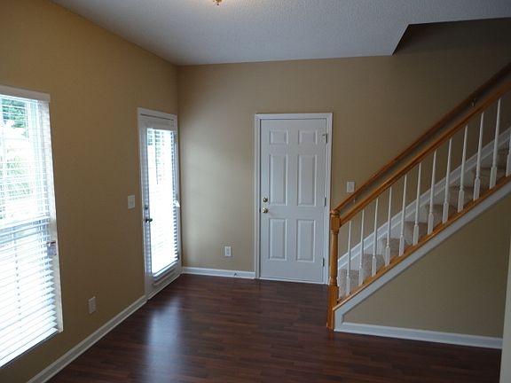 4th image of 408 Briarwood Dr