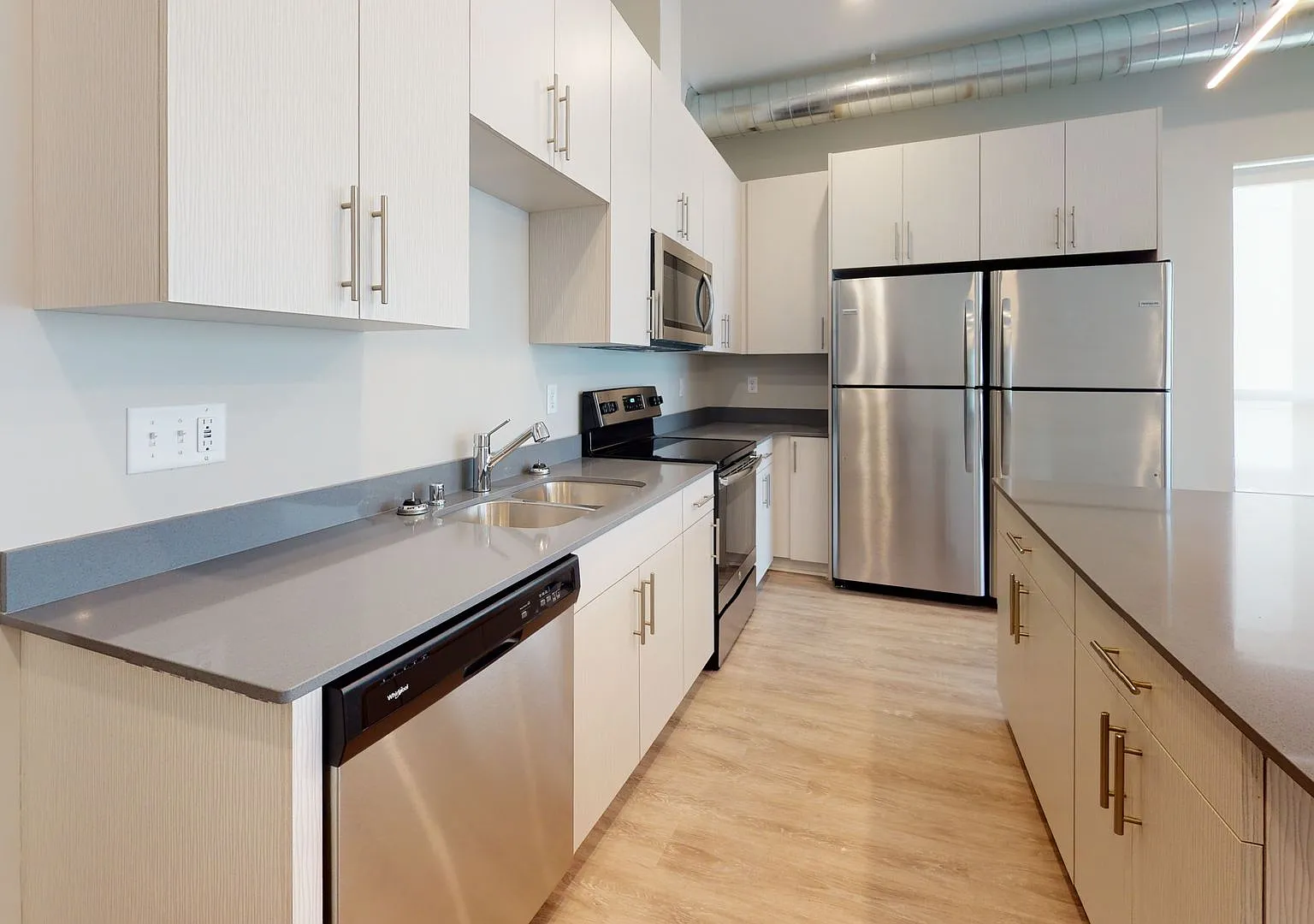 2622 Essex — Photo 2