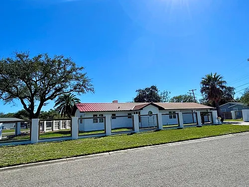 2005 Bay Ave Photo 1