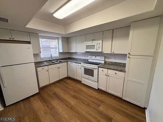 Building Photo - 4912 York St #3