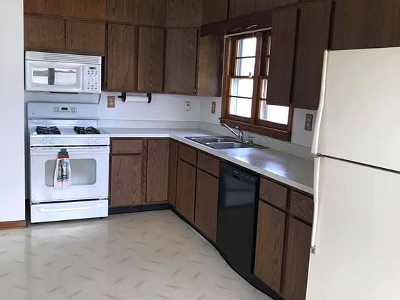 5th image of 337 Blaine Ave