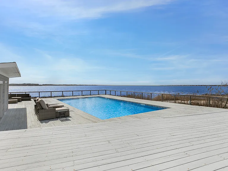 27 Stacy Dr — Photo 1