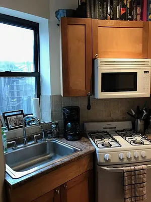 Rented by Chartwell Manhattan Realty | media 3