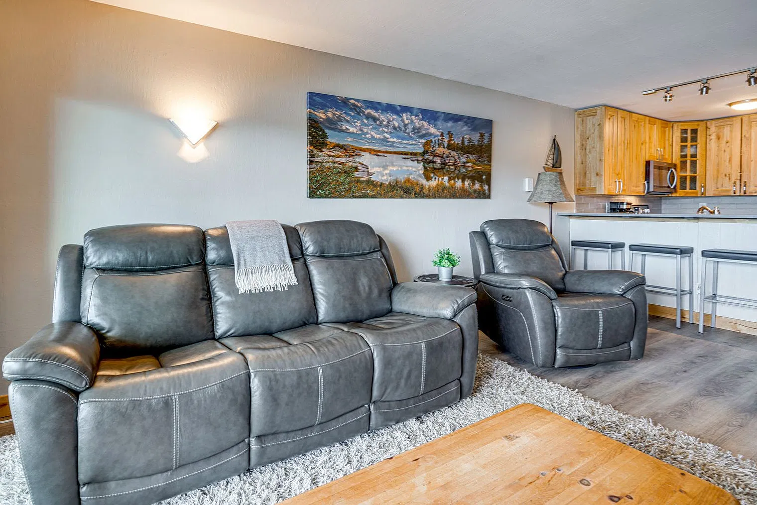 2 bed, 2.0 bath, 839 sqft, $3,935 — Photo 3
