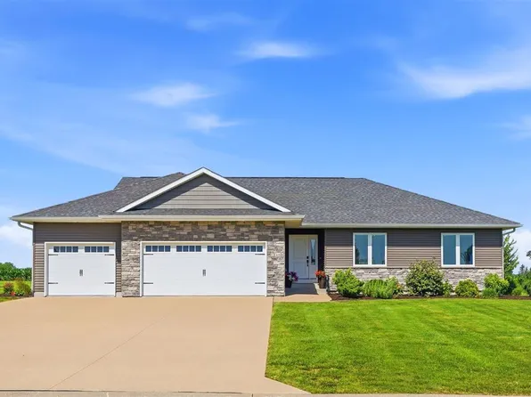 1246 Eagle Dr, West Liberty, IA 52776