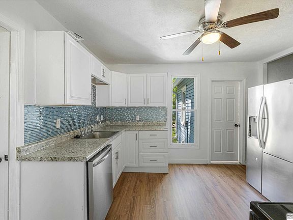 3rd image of 104 N 2nd St