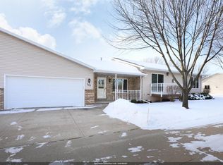 343 Parkview Ln, Kimberly, WI 54136