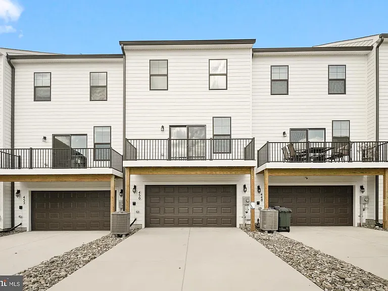 450 Herringbone Way — Photo 33