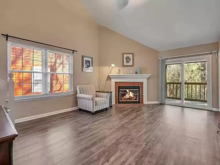 4553 Barclay Ln #C — Photo 5