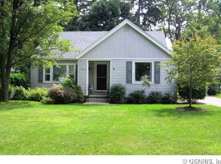 916 S Grosvenor Rd, Rochester, NY 14618