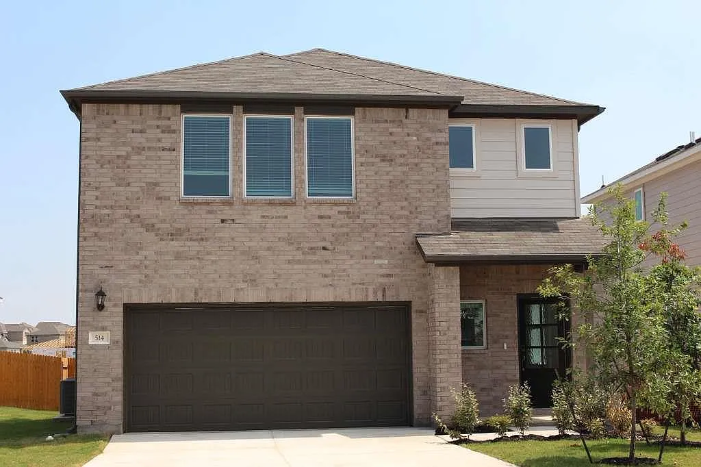 4 bed, 2.5 bath, 2242 sqft, $2,295 — Photo 1