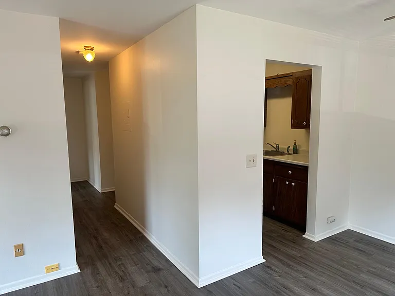 2122 Allen Blvd #6 — Photo 6