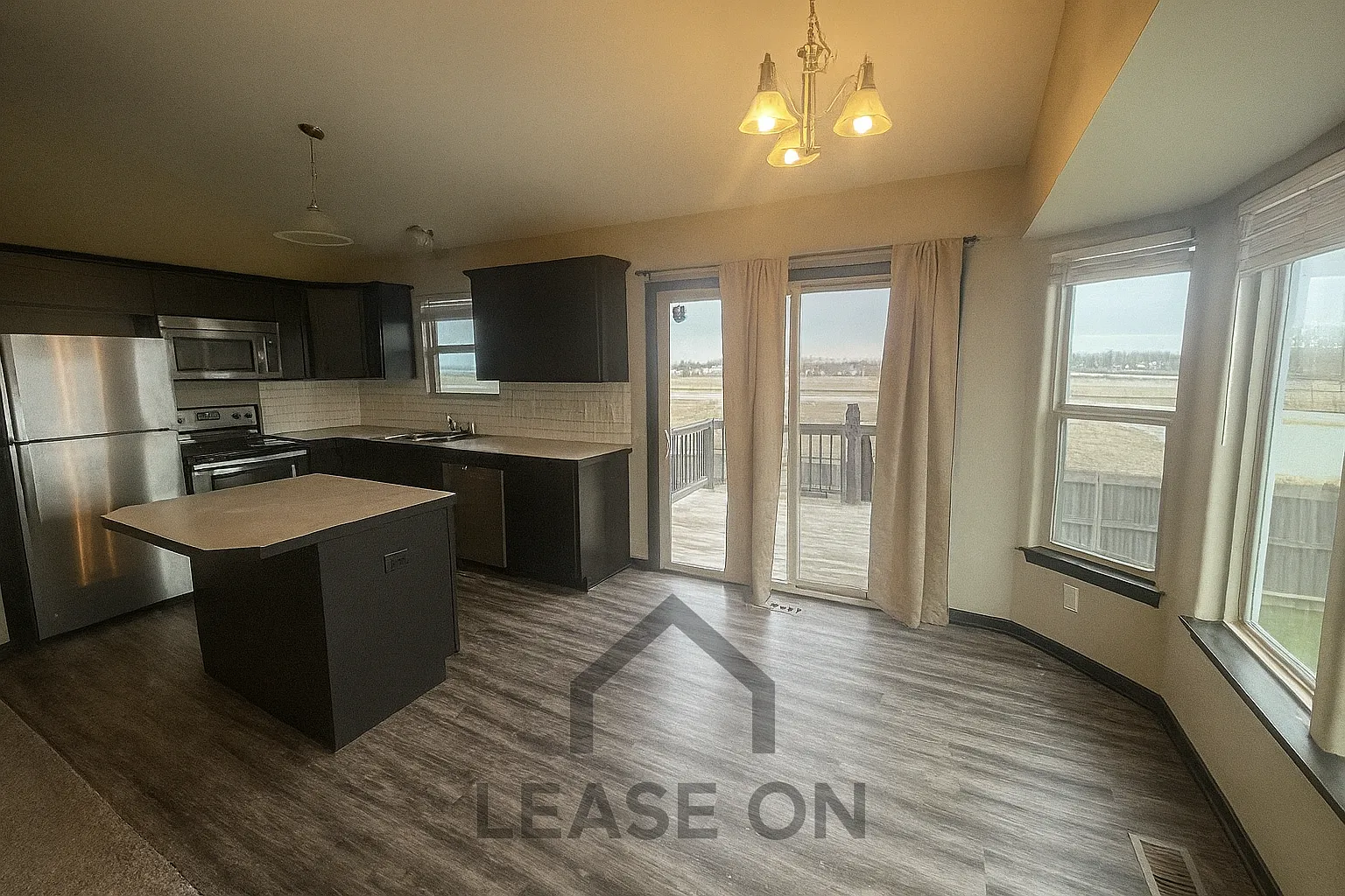 3 bed, 1900 sqft, $1,725 — Photo 1