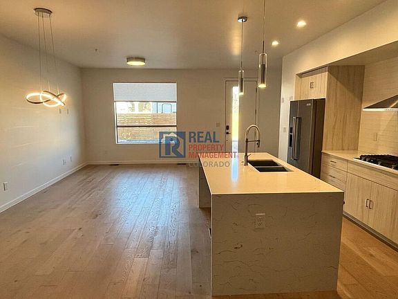 4th image of 2289 W 52nd Ave