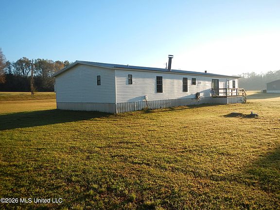 3rd image of 100 Rabbit Run Ln