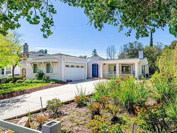 4823 Crown Ave, La Canada Flintridge, CA 91011