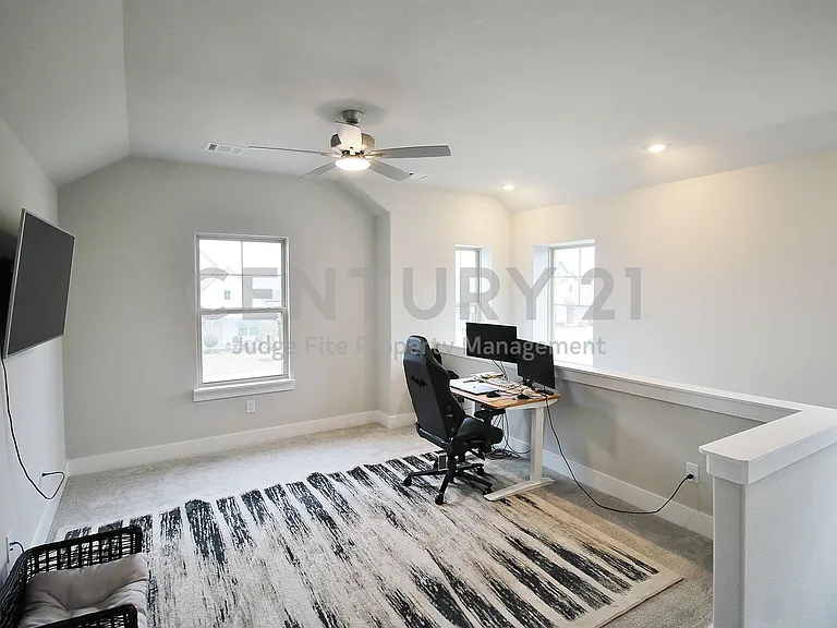 218 Mockingbird Dr — Photo 6