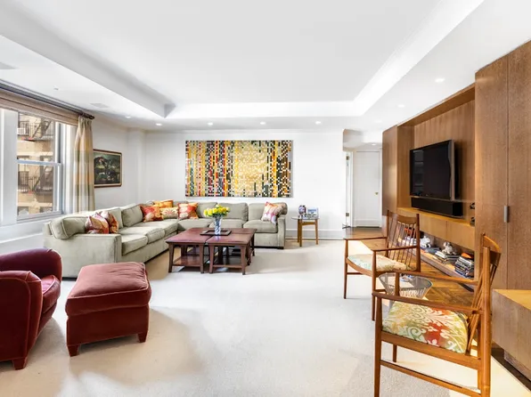 54 Riverside Drive 9D image 2 of 10