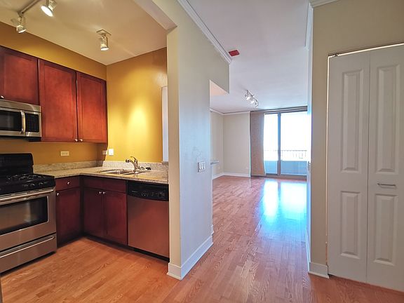 2nd image of 200 N Jefferson St APT 1305