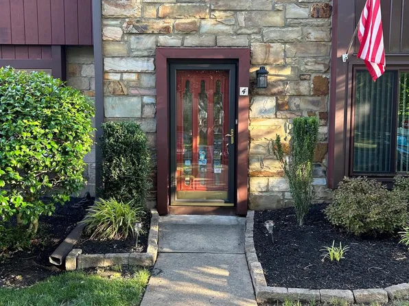 4 Topaz Ln, Hamilton, NJ 08690