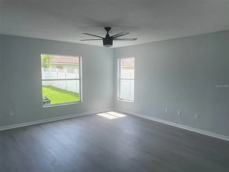 2421 Ashecroft Dr — Photo 7