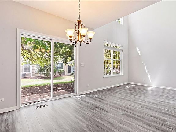 5th image of 725 S Jade Ln