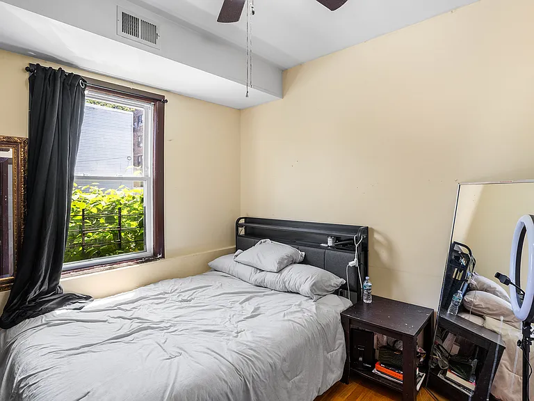 107 Oxford Ave #1 — Photo 12