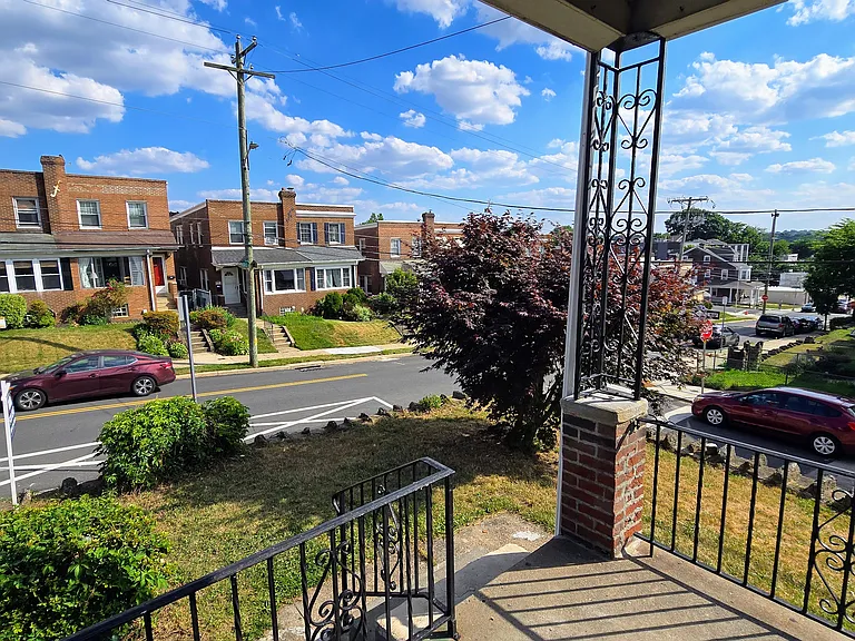 484 Shurs Ln — Photo 3