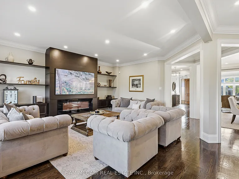 962 Fredonia Dr #UPPER — Photo 16