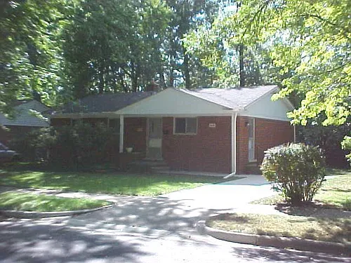 1025 Western Dr Photo 1