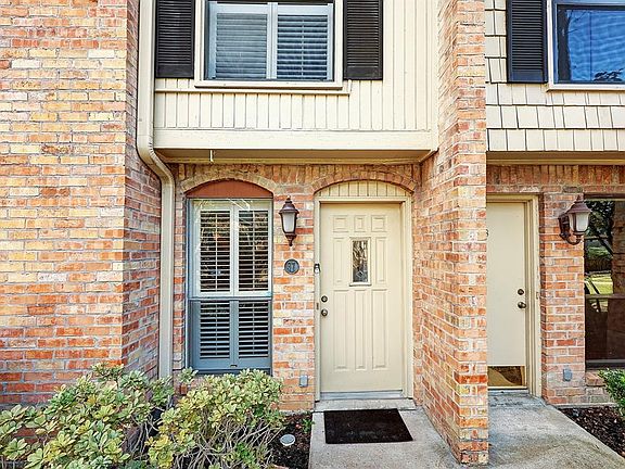3rd image of 1601 S Shepherd Dr APT 37