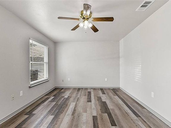 4th image of 1105 Rose Meadow Loop