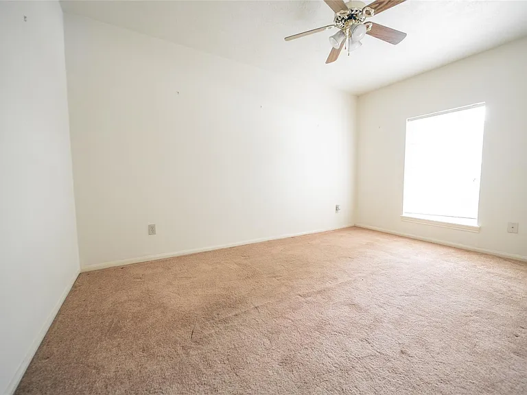 13927 Lynnwood Ln — Photo 6