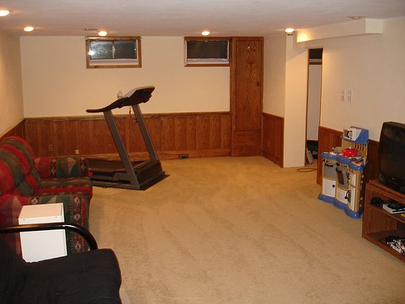 Basement family / rec room