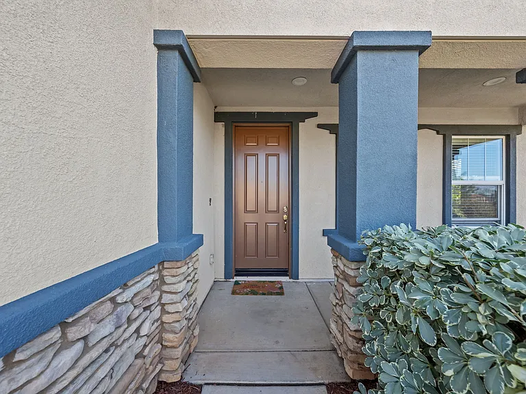 34081 Clovis Way — Photo 3