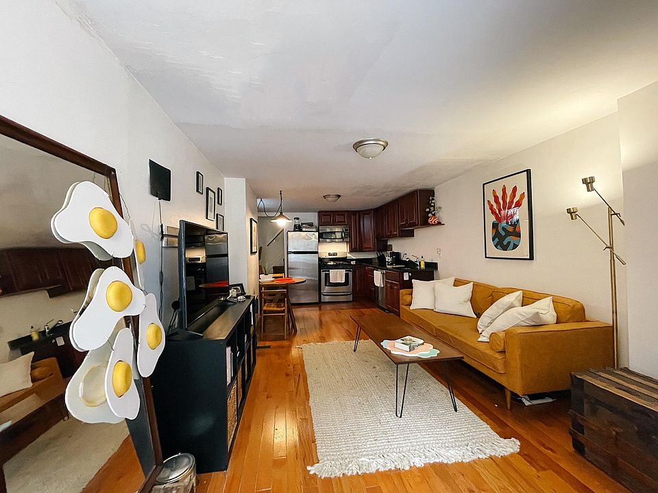 1st image of 922 New Market St #B