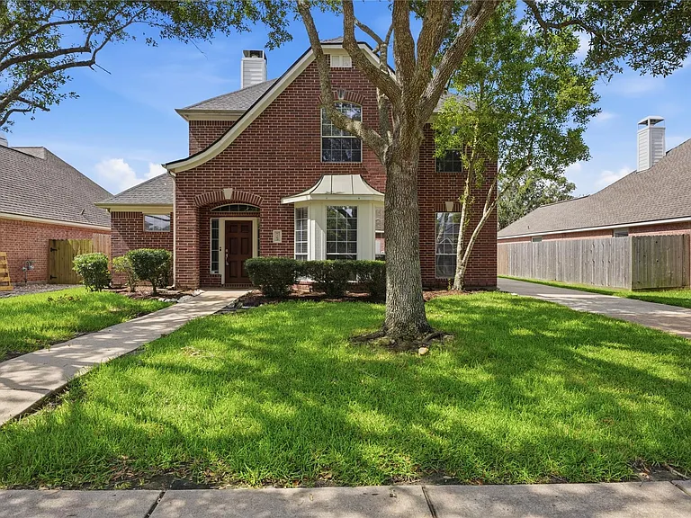 6165 Darlington Ct — Photo 1